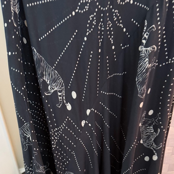 Johnny Was BIYA Black Silk Rea Dress with tiger graphics - sleeveless flowyyy lg - Picture 9 of 15